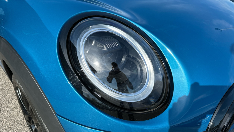 MINI Hatchback 1.5 Cooper Exclusive 3dr Auto Petrol Hatchback